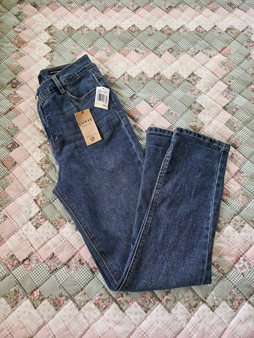 Curve Appeal - Mid-rise Relaxed Fit Jeans- Size 4/27 - Picture 3 of 11